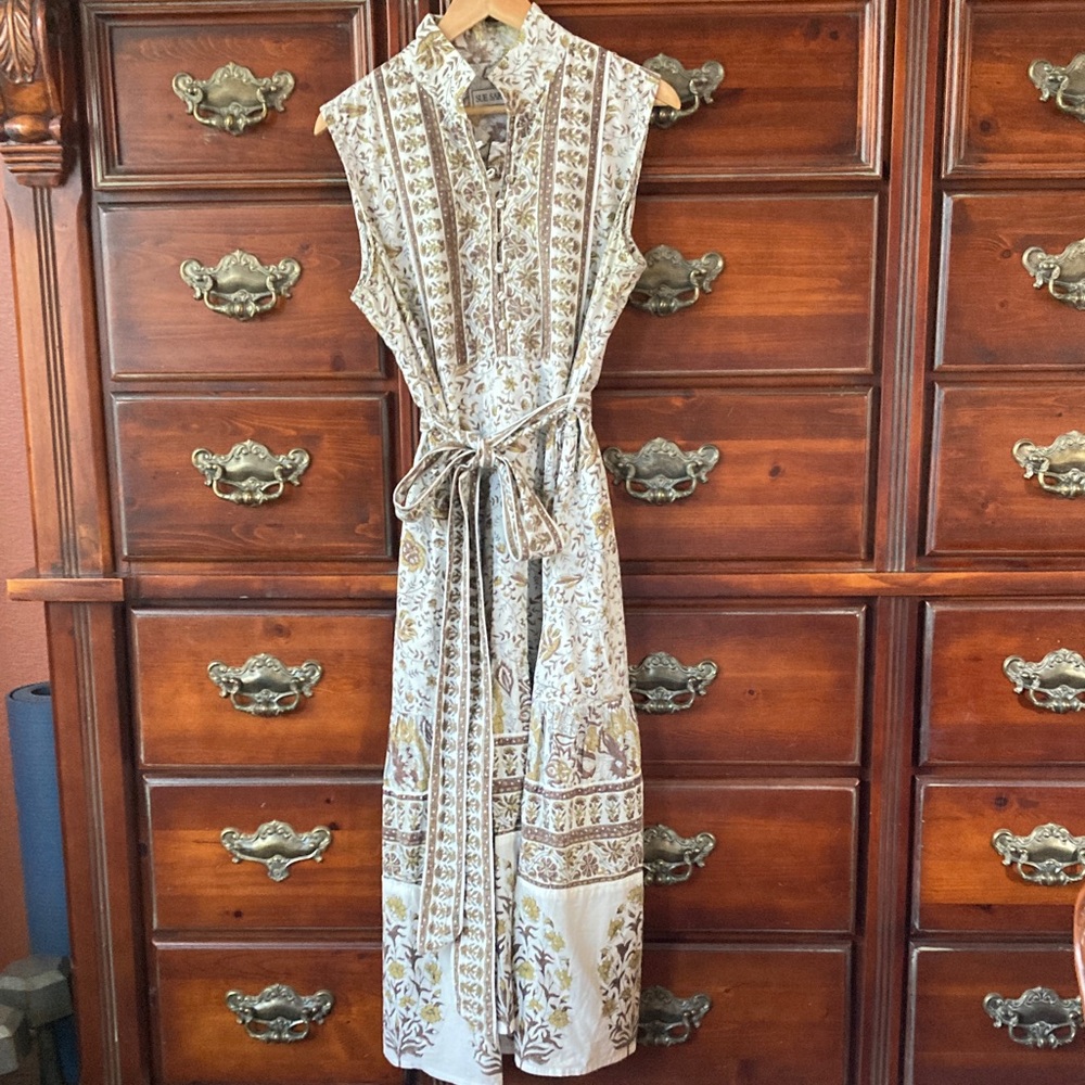 Sleeveless Sue Sartor Flounce